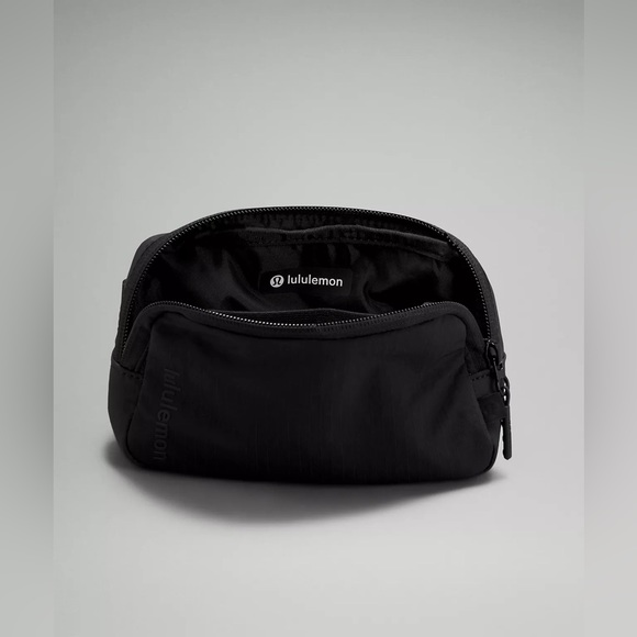 Lululemon Unisex Compact Water Repellent Fabric Mini Belt Bag Shoulder Pack - Picture 6 of 6